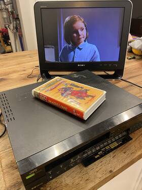 Jvc Hr-d337ms Vhs Vcr Multi-regional Pal/secam/mesecam/ntsc 3.58/4.43