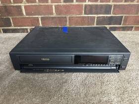 Jvc Hr-d670u Model Vhs Vcr Video Cassette Recorder Player As Is For Parts