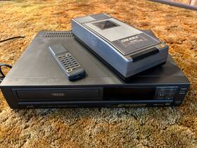 Jvc Hr-d760u Hi-fi Video Cassette Recorder Vcr Vhs A Rewinder