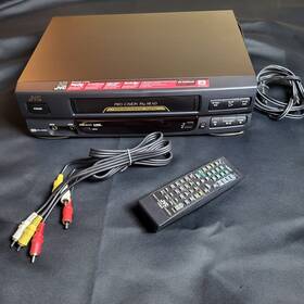 Jvc Hr-j443u Plug And Play Vcr Works Great With Remote Av Cable