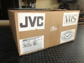 Hr-j693u Jvc Sqpb S-vhs Vhs Vcr Video Player Recorder With Rem Man Cbls And Batt