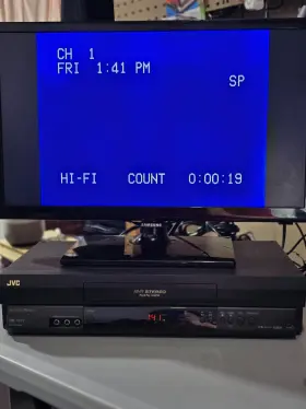 Hr-j694u Jvc Vcr Vhs Player Recorder Hq 4 Head Hi-fi Tested Working With Remote