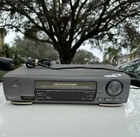 Hr-j7005um Jvc 6 Head Stereo Vcr Video Cassette Recorder - Untested No Remote