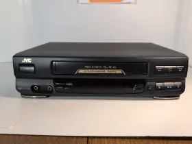 Hr-vp452u Jvc Video Cassette Recorder Vcr Vhs Good Condition Includes Remote