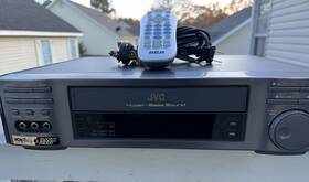 Jvc Hr-vp70ou Vcr Hi-fi Hyper Bass Sound Universal Remote Av Cable Tested