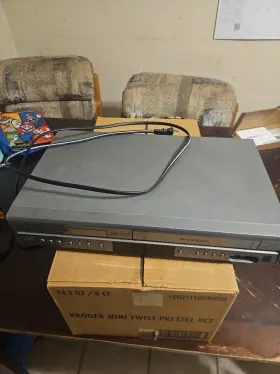 Hr-xvc12s Jvc Dvd Player/video Cassette Recorder Dolby Digital Hi-fi Stereo