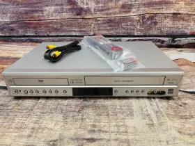 Hr-xvc17su Jvc Dvd/vcr Combo With Universal Remote And Av Cable Tested Working