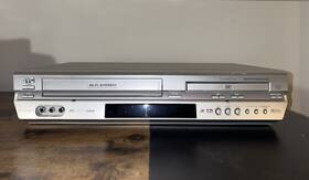 Jvc Hr-xvc27 Hr-xvc27u Vcr Dvd Combo Tested Cleaned No Remote