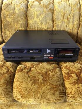 Lloyds L838 Vintage Vhs Video Cassette Recorder Model Untested