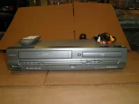 Mwd2205 Magnavox 10305 Fully Serviced Vcr Dvd Combo 4 Head Vhs Remote Cable Free Ship Mwd2205 Magnavox 10305 Fully Serviced Vcr Dvd Combo 4 Head Vhs Remote Cable Free Ship