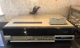 Magnavox 8445sl01 Vr Vcr Combo Player Vhs Recorder With Remote Perfect Condition