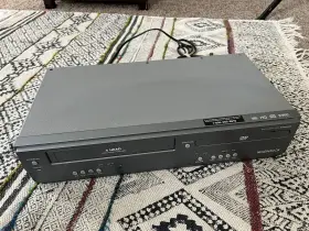 Dv200mw8 Magnavox Vhs Dvd Combo Player Tested No Remote