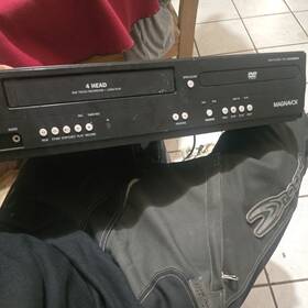 Magnavox Dv220mw Video Cassette Recorder/dvd Player No Remote