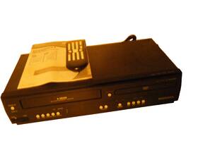 Magnavox Dv220mw9a Sweet Dvd And Vhs Recorder Combo. Remote. Dv220mw9a. Free Rca Cables