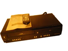 Dv220mw9a Magnavox Sweet Dvd And Vhs Recorder Combo. Remote. Dv220mw9a. Free Rca Cables