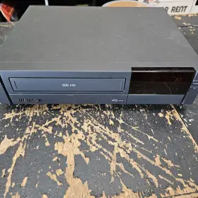 Ve9035at01 Magnavox Vcr For Parts Or Repair