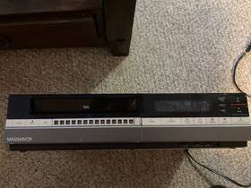 Magnavox Vh8520sl01 Vintage Vcr Vhs Uvhs Cassette Recorder No Power With Remote