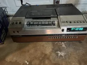 Vj8225bro1 Magnavox Rare Vintage Top Loading Vhs/vcr Model For Parts Only