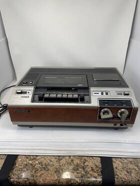 Magnavox Vk8222bro1 Top Loading Vintage Vhs Video Cassette Recorder