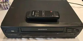Vpt215at21 Magnavox Philips Vcr Player With Remote Tested - Works Great Vpt215at21 Magnavox Philips Vcr Player With Remote Tested - Works Great