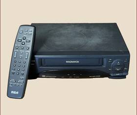 Magnavox Vpu210at21 Vcr Player Cleaned/tested With Remote Rtv
