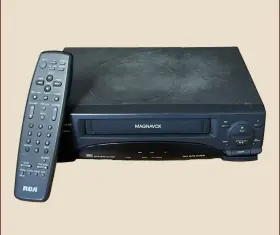 Vpu210at21 Magnavox Vcr Player Cleaned/tested With Remote Rtv