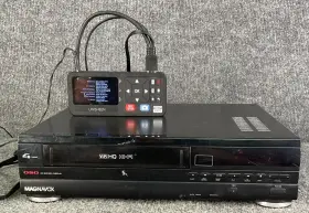 Vr2050at01 Magnavox Digital Vhs Hi-fi Vcr Video Cassette Recorder/player 120v