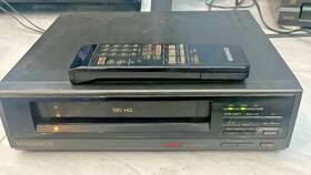 Magnavox Vr3210at101 Vintage Vcr Vhs Tape Player Tested W Remote
