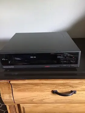 Vr32235at01 Magnavox Vr32335at01 4-head Vcr Vhs Player No Remote