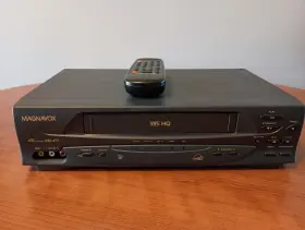 Vr601bmg22 Magnavox Vcr Vhs Player4 Head Hi-fi With Remote Tested Works Vr601bmg22 Magnavox Vcr Vhs Player4 Head Hi-fi With Remote Tested Works