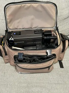Vr8290gy01 Magnavox Vhs Movie-maker 1986 Video Recorder With Bag And Accessories