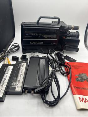 Magnavox Vr8294av01 Vhs Movie-maker Video Recorder Bag Accessories Camcorder