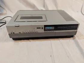 Vr8327bk01 Magnavox Vintage Vcr Top-loading Model Vhs Player