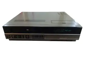 Vr8418gy01 Magnavox Vhs Video Tape Cassette Recorder/player Tested Working