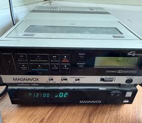 Magnavox Vr8465slo1 1985 And Vr8454sl01 Portable Vcr - Untested See Description