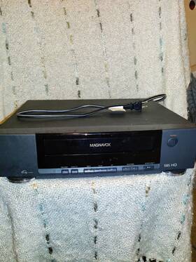 Magnavox Vr9010at01 Hq Vcr Vhs Player Tested Works No Remote