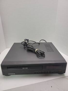 Magnavox Vr9020 Vhs Vcr Vr9020at02 - Remote And Owners Manual Parts Only