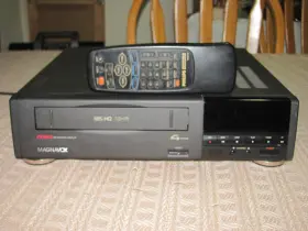 Vr9062a702 Magnavox Vr9062at02 4 Head Hi-fi Stereo Vhs / Vcr With Remote