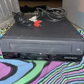 Vr9100at01 Magnavox Vintage Vhs Vcr Player No Remote #w3746