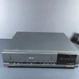Vr9110at01 Magnavox Video Cassette Recorder Vcr Vhs Player No Remote Tested