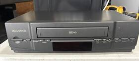 Magnavox Vr9221at21 Magnovox Vhs Vcr Model Good Working Condition No Remote