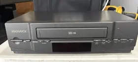Vr9221at21 Magnavox Magnovox Vhs Vcr Model Good Working Condition No Remote