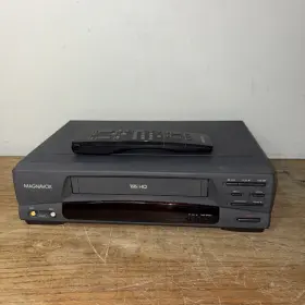 Vr9223at02 Magnavox Video Cassette Recorder Model Number With Remote Tested