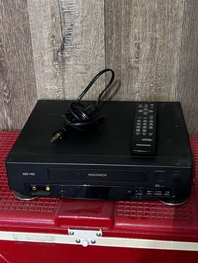 Magnavox Vr9242 Vhs Hq 4 Head Vcr Recorder With Remote Tested And Working