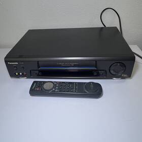 Magnavox Vr9262 Black Vcr Vhs Hq Model # With Remote Read Description