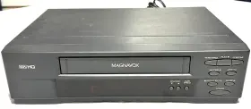 Vr9321at01 Magnavox Vhs Cassette Recorder/player - Tested And Working -new Belts