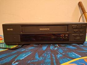 Magnavox Vr9321at23 Vhs Hq Vcr Tested Works Great No Remote