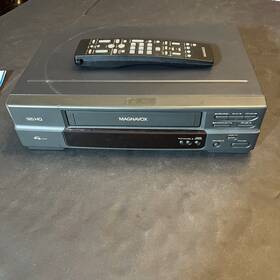 Magnavox Vr9339at23 Vcr Tested Works - With Remote Manual
