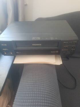 Magnavox Vr93442at21 Vcr For Parts Or Repair Not Working