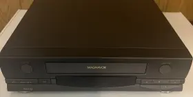 Vr9361 Magnavox Vcr Vhs Player Recorder -for Parts Or Repair- Eats Tapes As/is